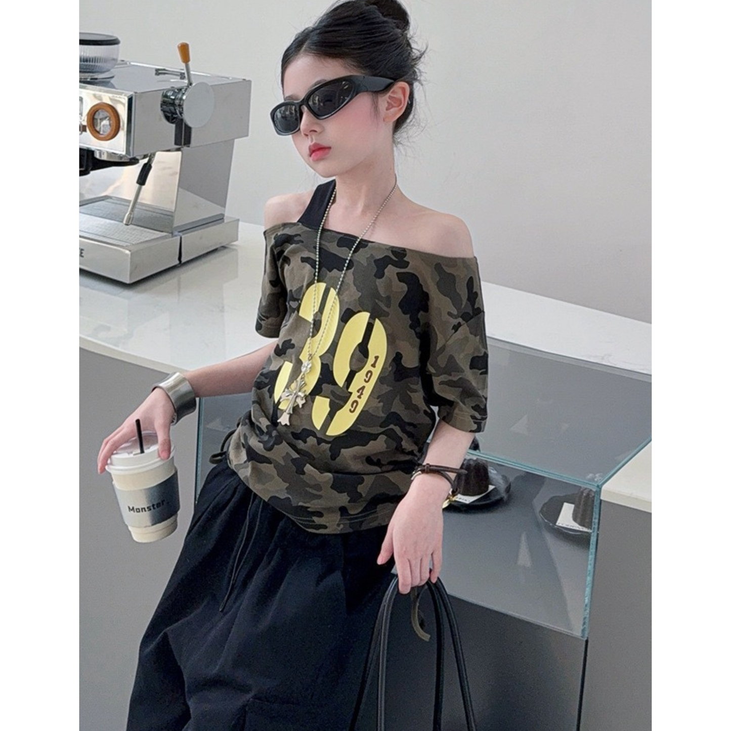 迷彩アシンメトリー・ワンショルTシャツ wrw1062346
