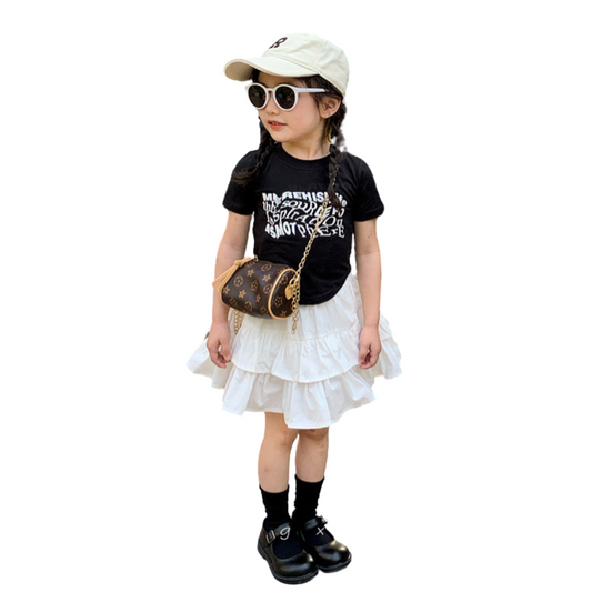 【メール便OK】不規則なアルファベットのプリントの半袖Tシャツ 　 wrw25ss197