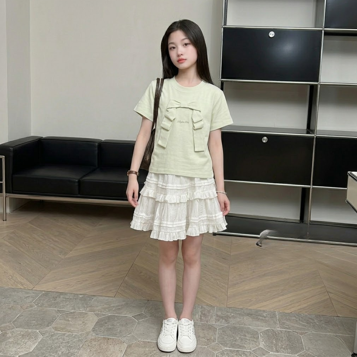 立体フリルリボン・ロゴ刺繍入り半袖Tシャツ   wrw1062536