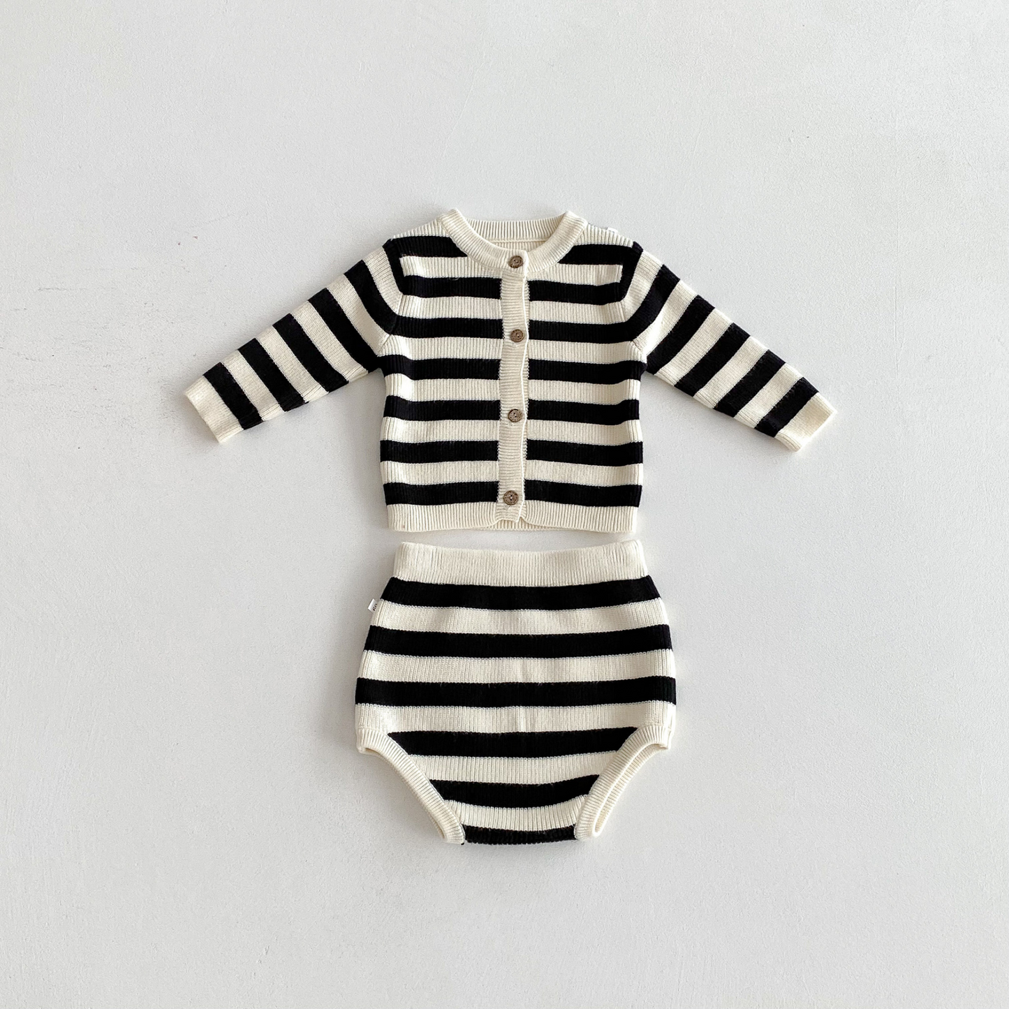 【メール便OK】長袖ニットカーディガンロンパースセットアップ wrw25aw094