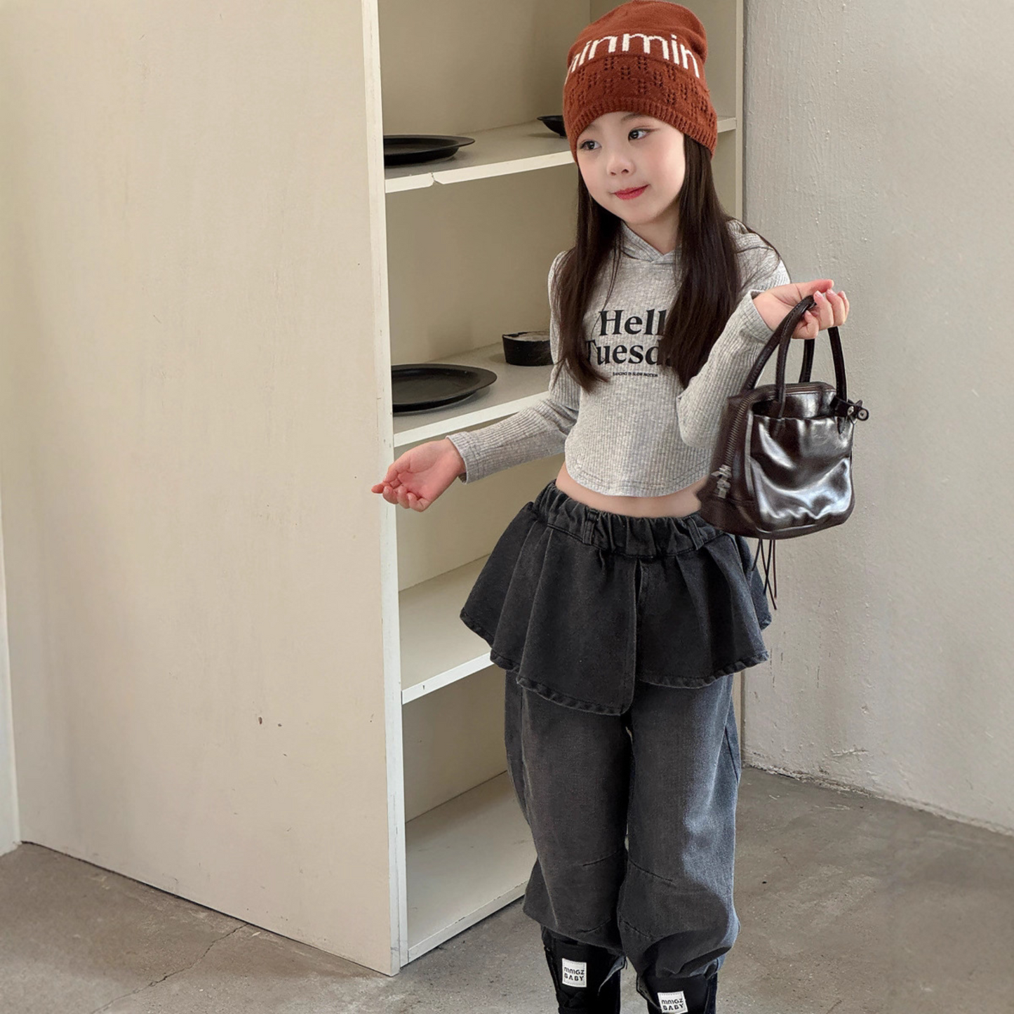 【メール便OK】リブ素材ロゴクロップドフーディ   wrw25aw135