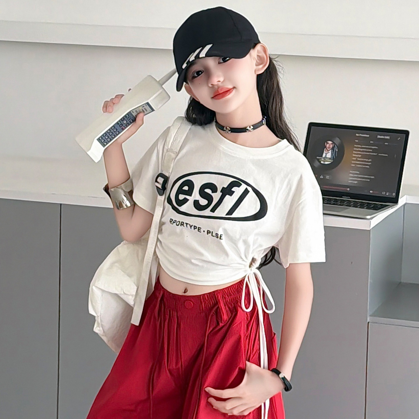 サイドドロスト ロゴ クロップドTシャツ  　wrw1062646