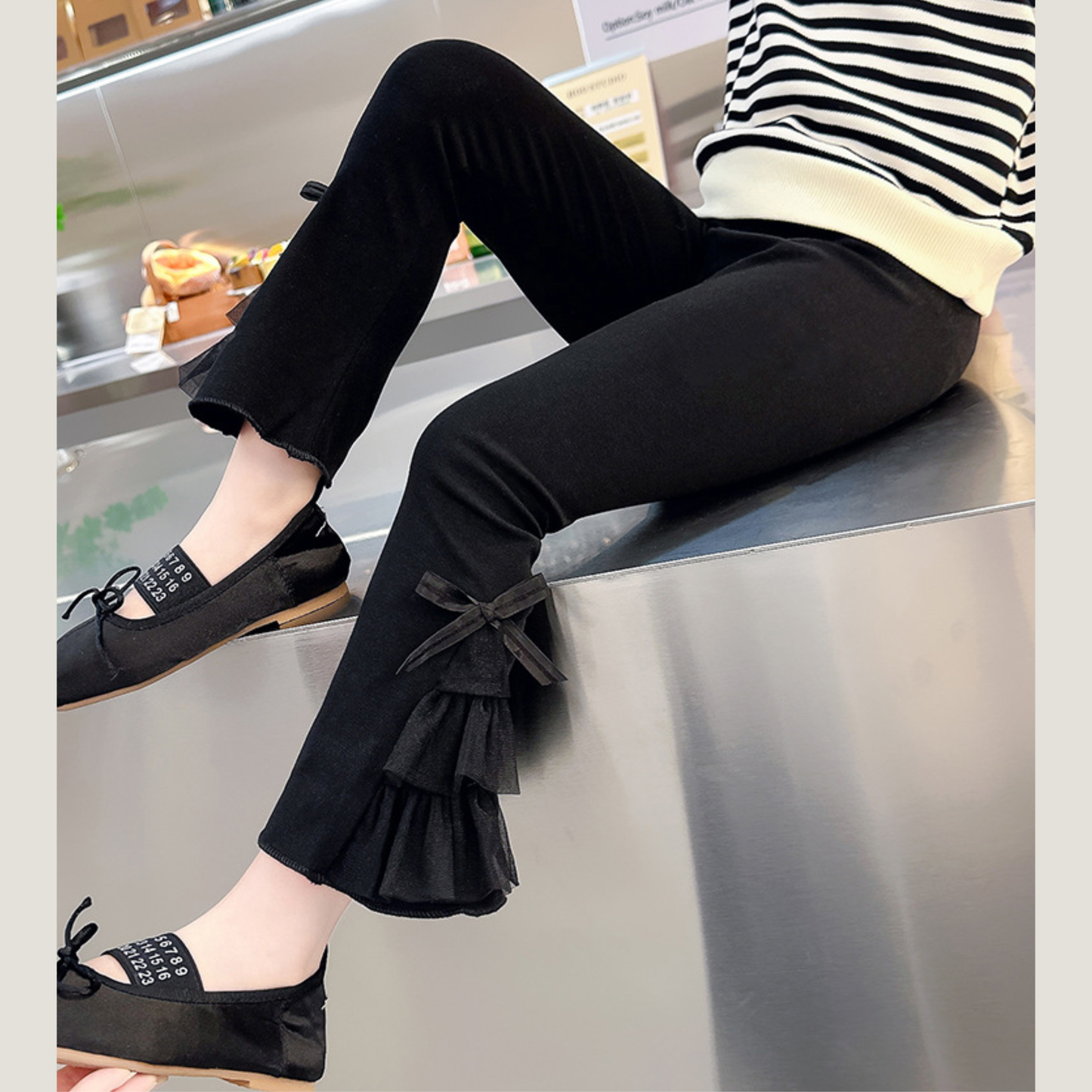 チュールリボン付きフレアレギンスパンツ wrw25sp002