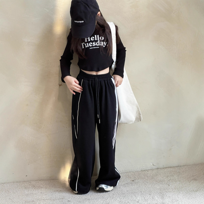 【メール便OK】リブ素材ロゴクロップドフーディ   wrw25aw135