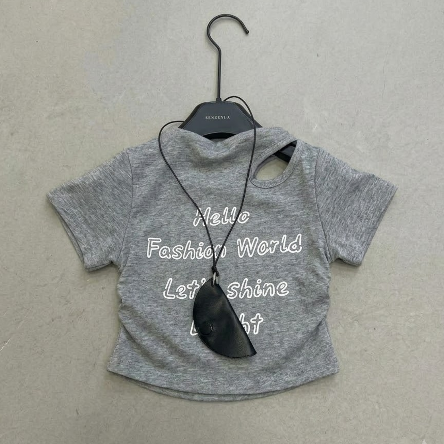 ワンショル風カットアウトサイドギャザー メッセージロゴTシャツ 　wrw1062836