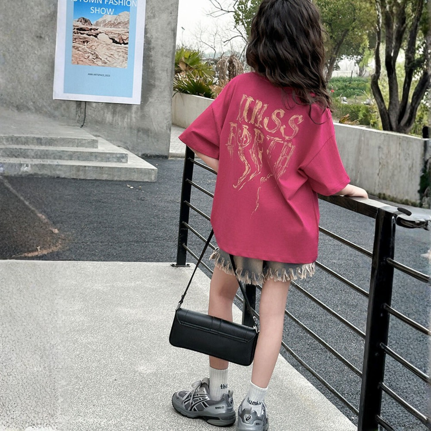 グランジバタフライ・ビッグTシャツ     wrw1062396
