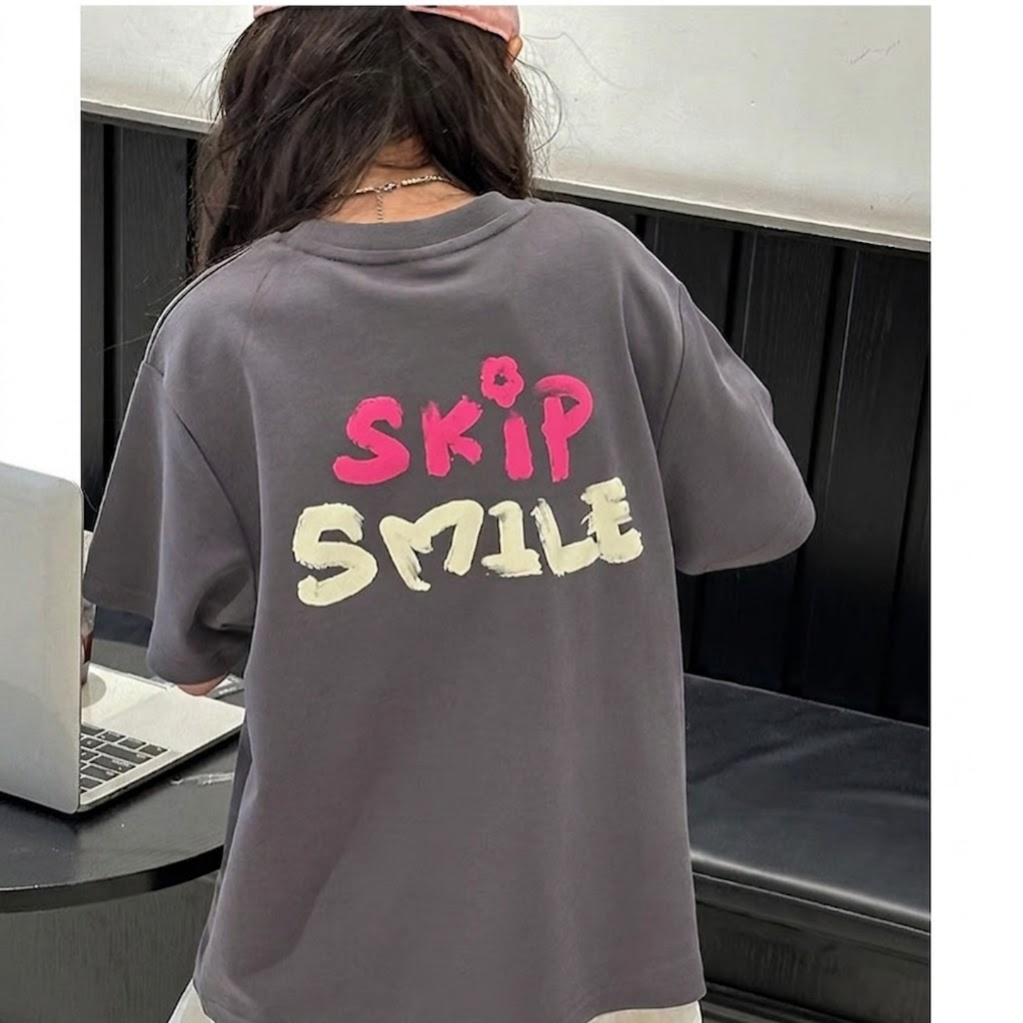 ヴィンテージ風グラフィティ・フラワーTシャツ     wrw1062316