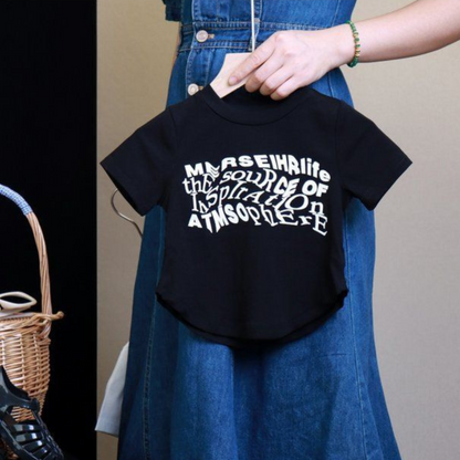 【メール便OK】不規則なアルファベットのプリントの半袖Tシャツ 　 wrw25ss197