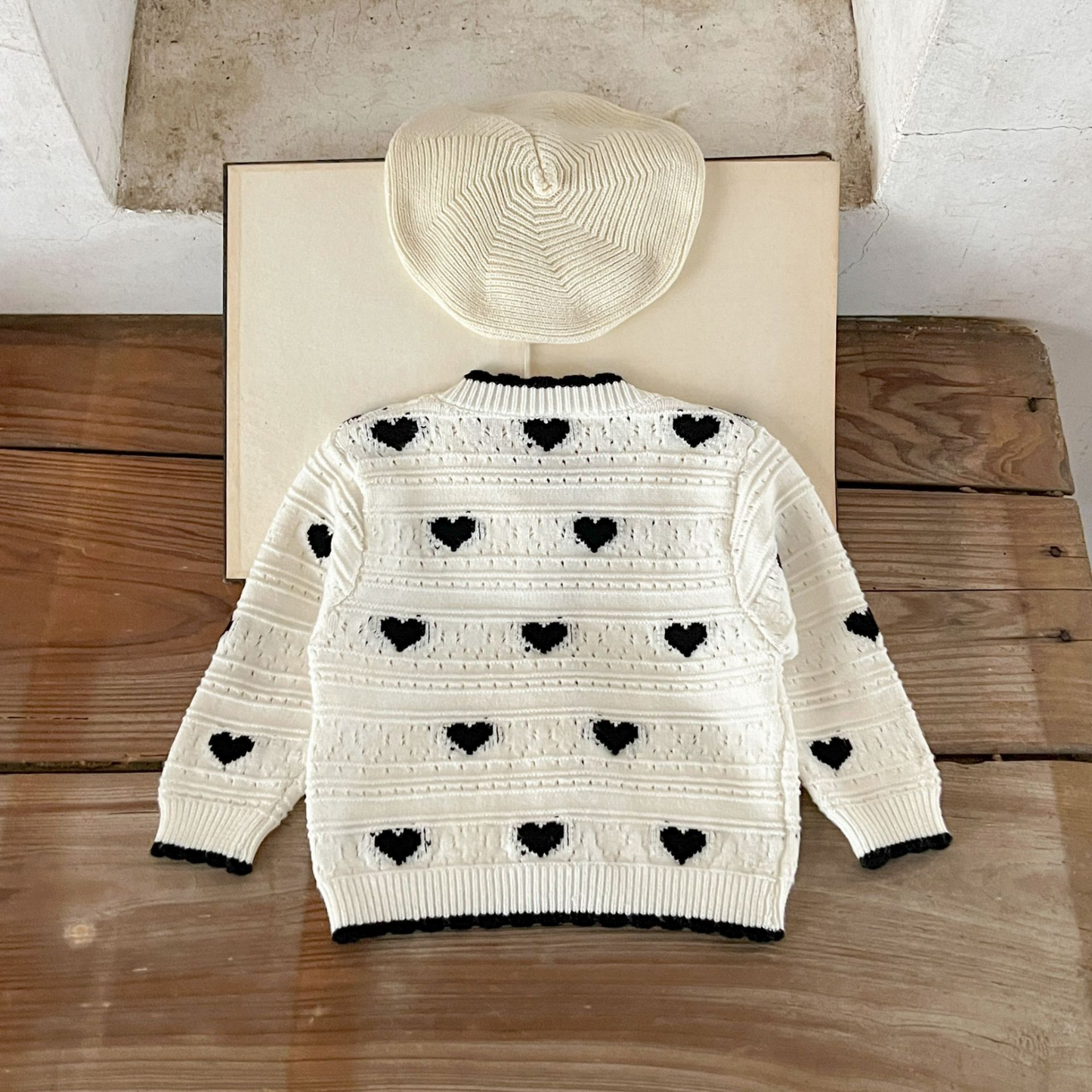 黒ハート柄ニットカーディガン  wrw25sp034