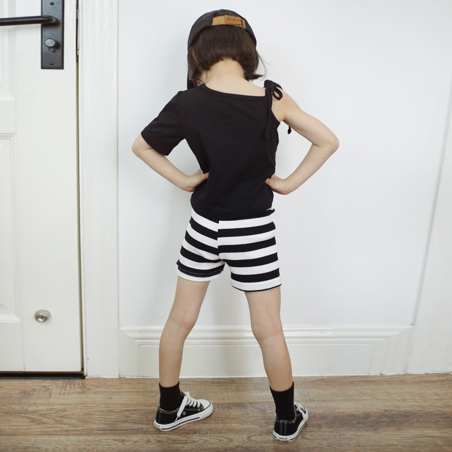 ワンショルダー ストラップ クロップドTシャツ 　wrw1062716